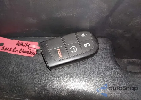 2015 Jeep Grand Cherokee Laredo z USA, uszkodzony, nr VIN 1C4RJFAG3FC793949